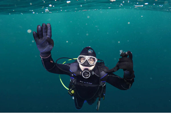 Diver Ascending, while Wearing prescription MaskOptix Diving Eyeglasses